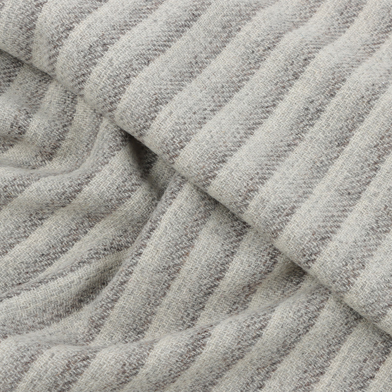 Kain berjalur menegak sambungan visual