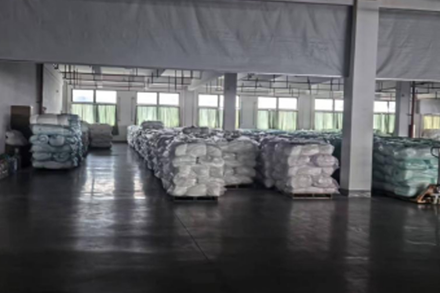 Kawasan produk siap pengeluaran fabrik kelabu