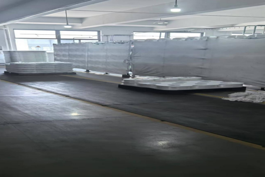 Pengeluaran fabrik kelabu-kawasan penempatan bahan mentah