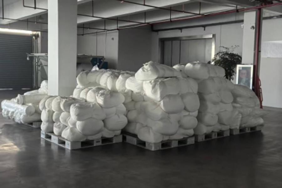 Pengeluaran fabrik kelabu-kawasan transit fabrik kelabu