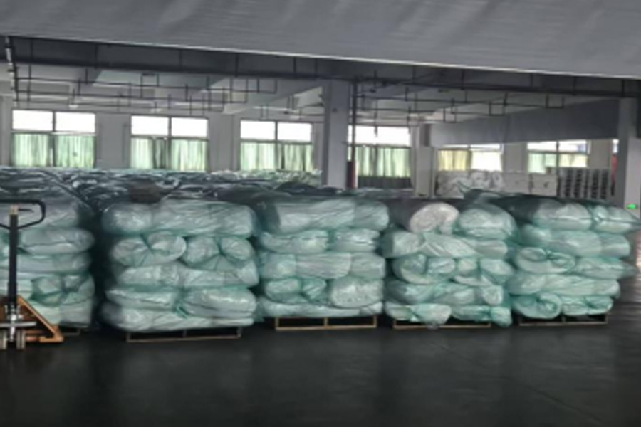 Kawasan pengeluaran-ke-penghantaran fabrik kelabu